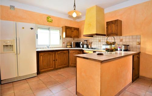 Stunning home in Vauvert with 3 Bedrooms, WiFi and Outdoor swimming pool