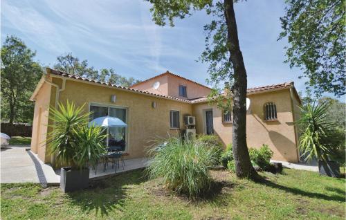 Stunning home in Ville di Paraso with 1 Bedrooms, WiFi and Outdoor swimming pool