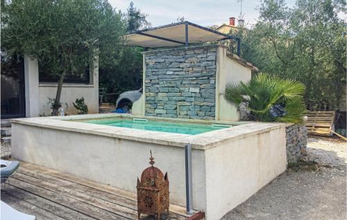 Stunning home in Villetelle with Outdoor swimming pool, WiFi and 3 Bedrooms