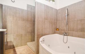Stunning home in Viols with 3 Bedrooms, WiFi and Outdoor swimming pool