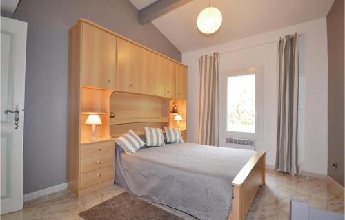 Stunning home in Visan with 1 Bedrooms and WiFi