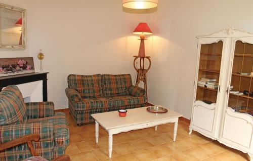 Stunning home in Visan with 2 Bedrooms, Private swimming pool and Outdoor swimming pool