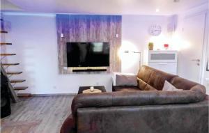 Stunning home in Wurster Nordseekste with 3 Bedrooms and WiFi