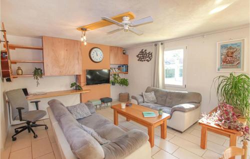 Stunning house in St Martin d Ardche with WiFi and 5 Bedrooms