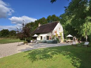 Maison de vacances Stylish Holiday Home in Le Ch telet with Private Pool  18170 Le Châtelet Région Centre