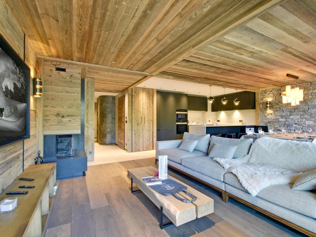 Suite 92150 Suresnes