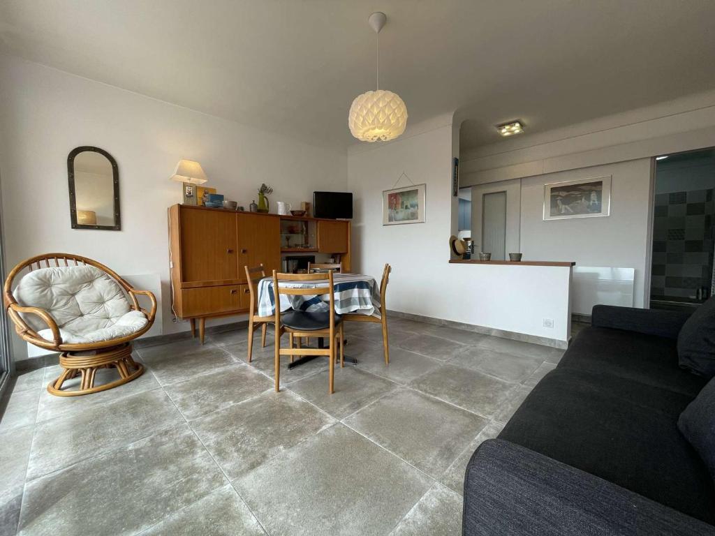 Sumptuous And Spacious House With Pool 17000 La Rochelle