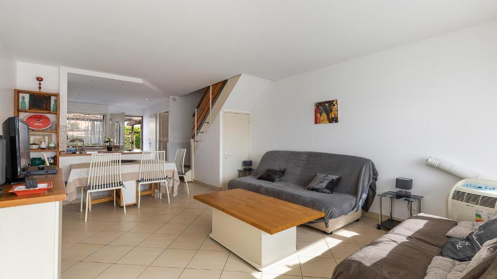 Sun Village- 80- Maison duplex- 6 pers Avenue des Lavandières, 10, 34300 Le Cap d\'Agde