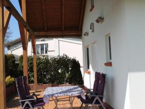 Sunlit Holiday Home with Fenced Garden in Bastorf