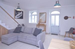 Sunrise House- 4 bedroom house with amazing sunrise over the sea 10 guests