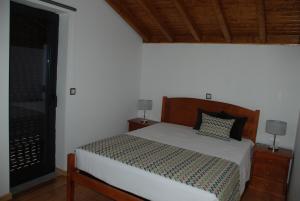 Superb Bruzende Village