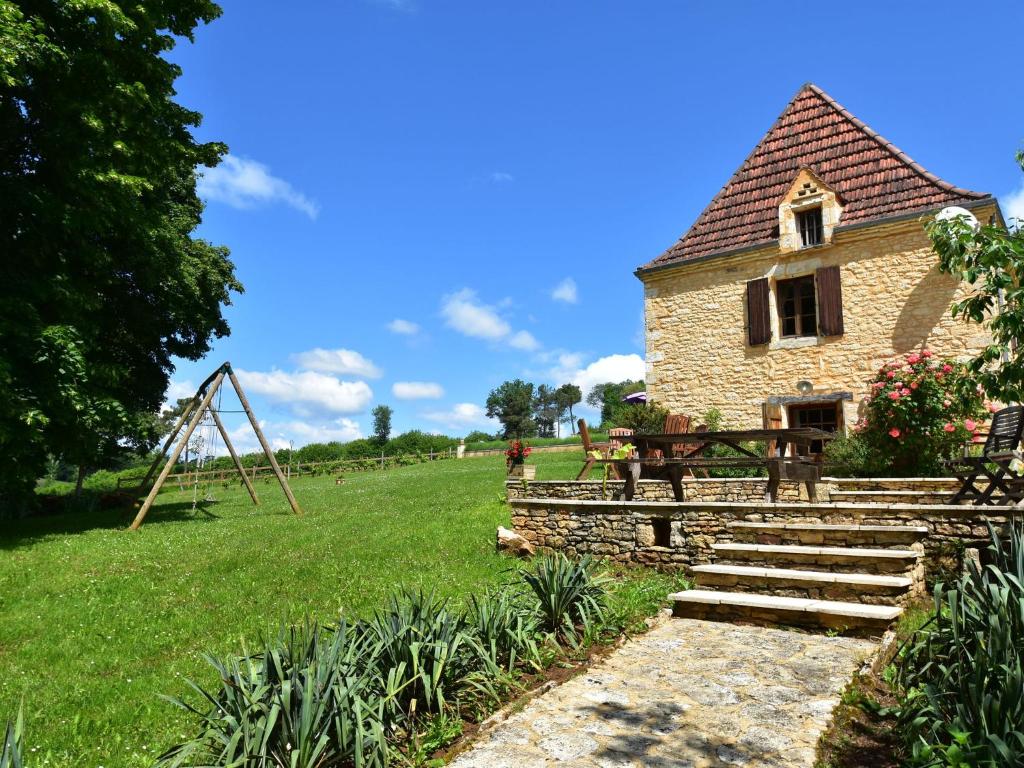 Maison de vacances Superb Holiday Home in Busse with Swimming Pool  24550 Villefranche-du-Périgord