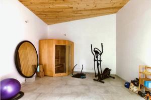 Superb loft featuring garden, sauna and private pool