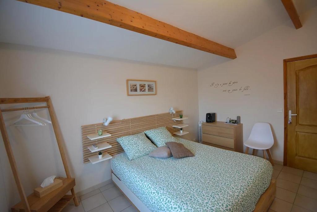 Superbe Maison 4 personnes entre le port et le centre, COUR PRIVATIVE, WiFi & Netflix gratuits