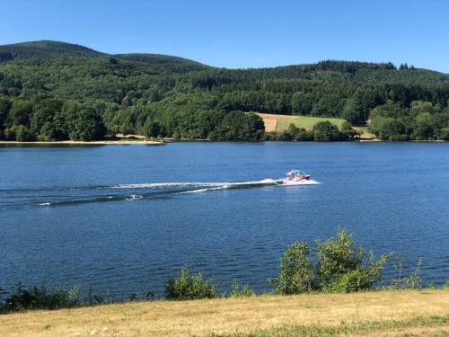 Superbe maison au pied du lac