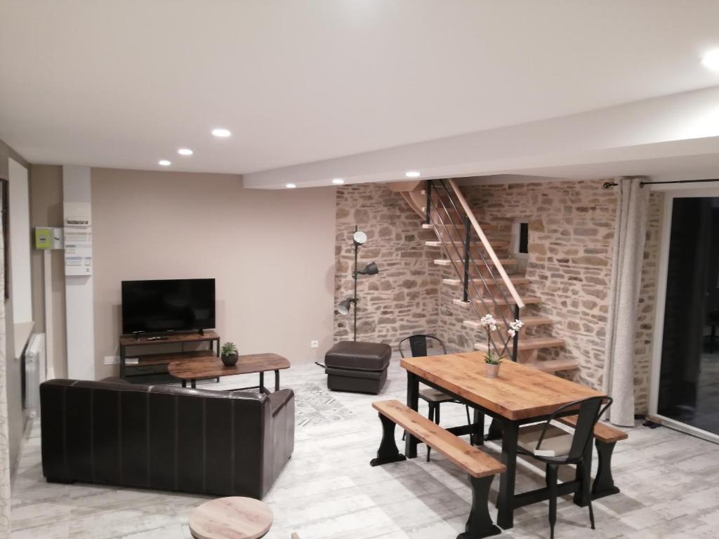 Superbe meulière avec grand espace de vie, jardin 93190 Livry-Gargan