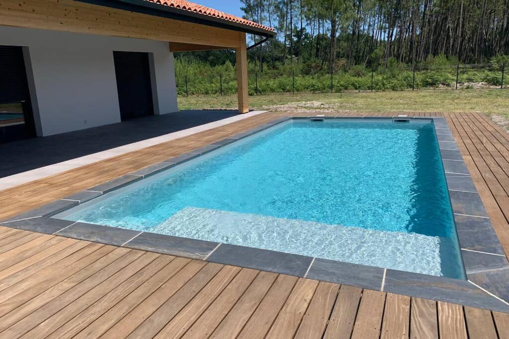 Maison de vacances Superbe Villa au calme avec piscine 170 Chemin de Capère 40200 Pontenx-les-Forges