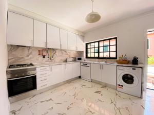 Supertubos Beach Villa