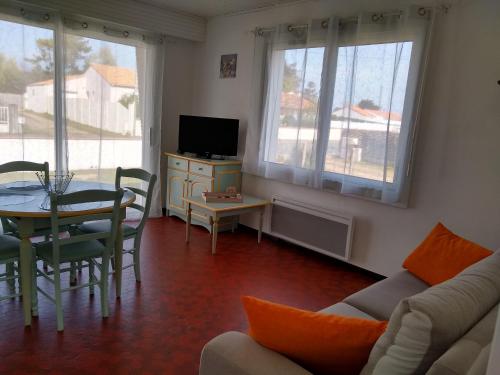 Sympathique maison pour des vacances Hilairoises