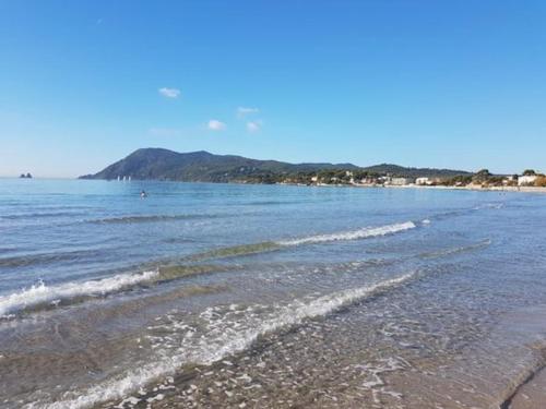 T2 aperçu mer à Janas complètement renové