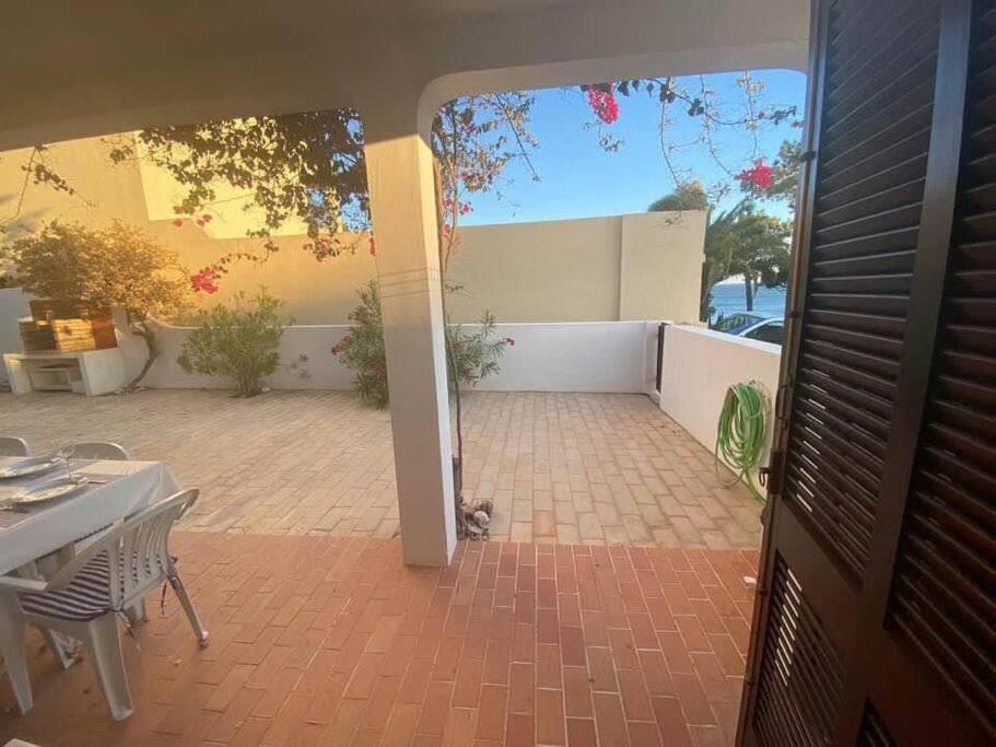 Maison de vacances T2 sobre a praia - Albufeira/Olhos de Água Rua das Gémeas, Bloco E, apartamento 2 E Apartamento 2E 8200-184 Albufeira