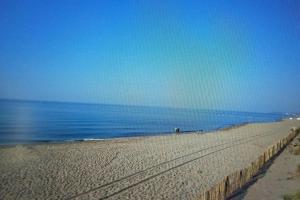T3 60 m2 SUR SITE AVEC PISCINES ET MER A 200 M