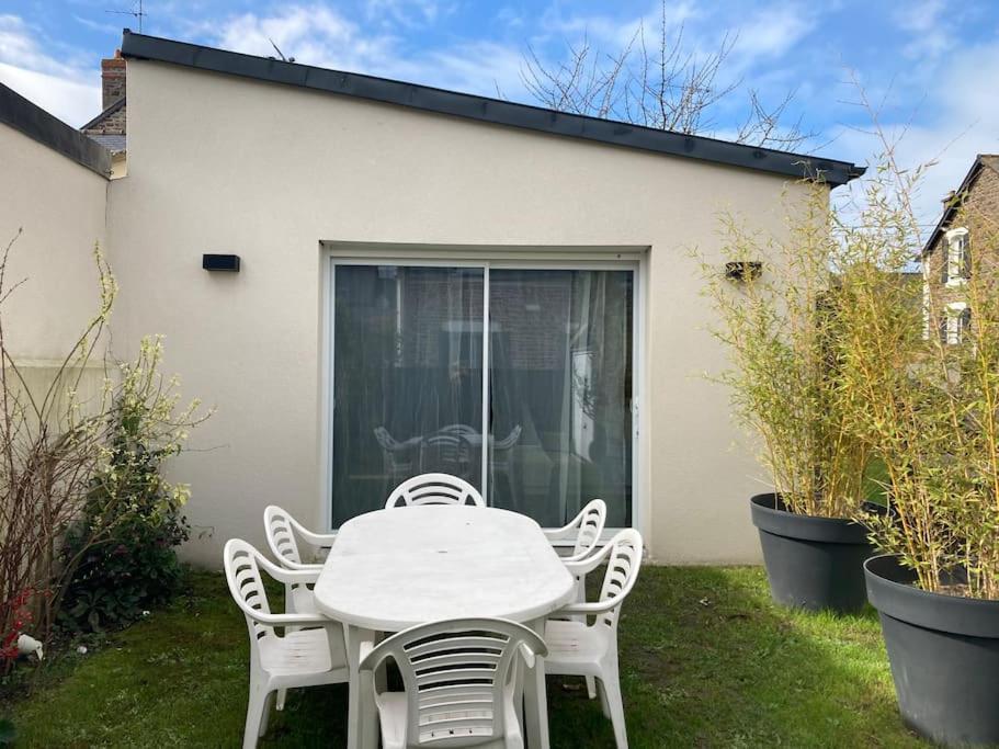 Maison de vacances T3 indépendant avec jardin 14 Rue Boussinot Pomphily 35400 Saint-Malo