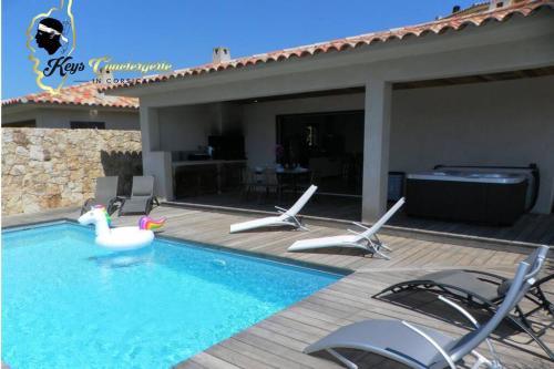 Villa Maison de vacances T3 piscine jacuzzi privée 5 min Mer Suvera Torta Sainte-Lucie-de-Porto-Vecchio