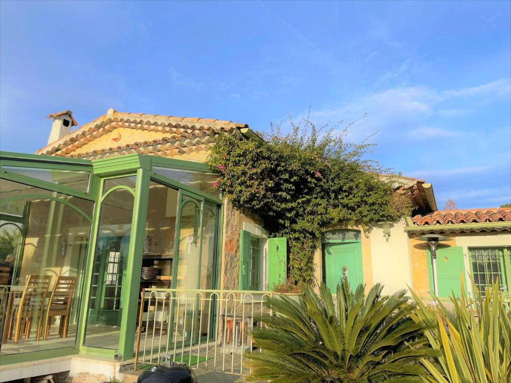 Maison de vacances Tasteful holiday home in Mougins with sauna  06250 Mougins