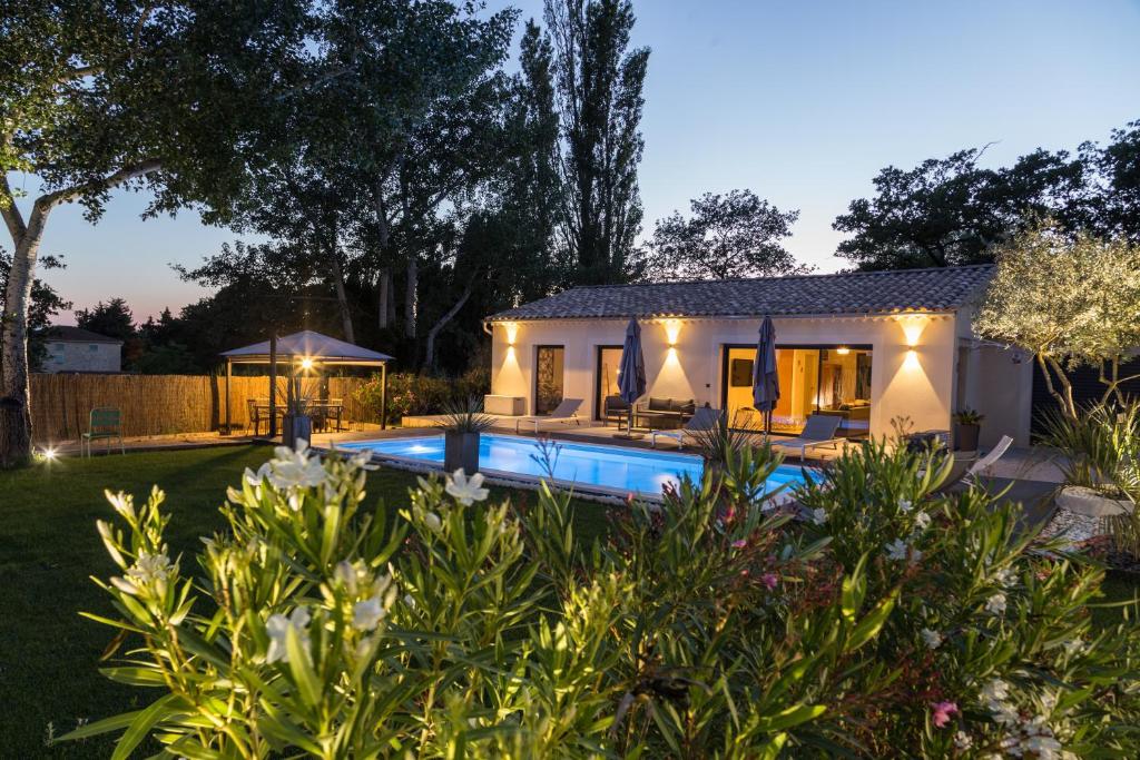 Tasteful Holiday Home in Plouvara with Garden