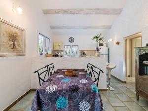 Maison de vacances Tastefully furnished villa with terrace private swimming pool near of Lambesc  13410 Lambesc Provence-Alpes-Côte d\'Azur