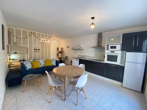 Terraced bungalow only 200 m from the beach, Jullouville