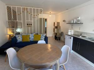 Terraced bungalow only 200 m from the beach, Jullouville