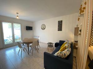 Terraced bungalow only 200 m from the beach, Jullouville