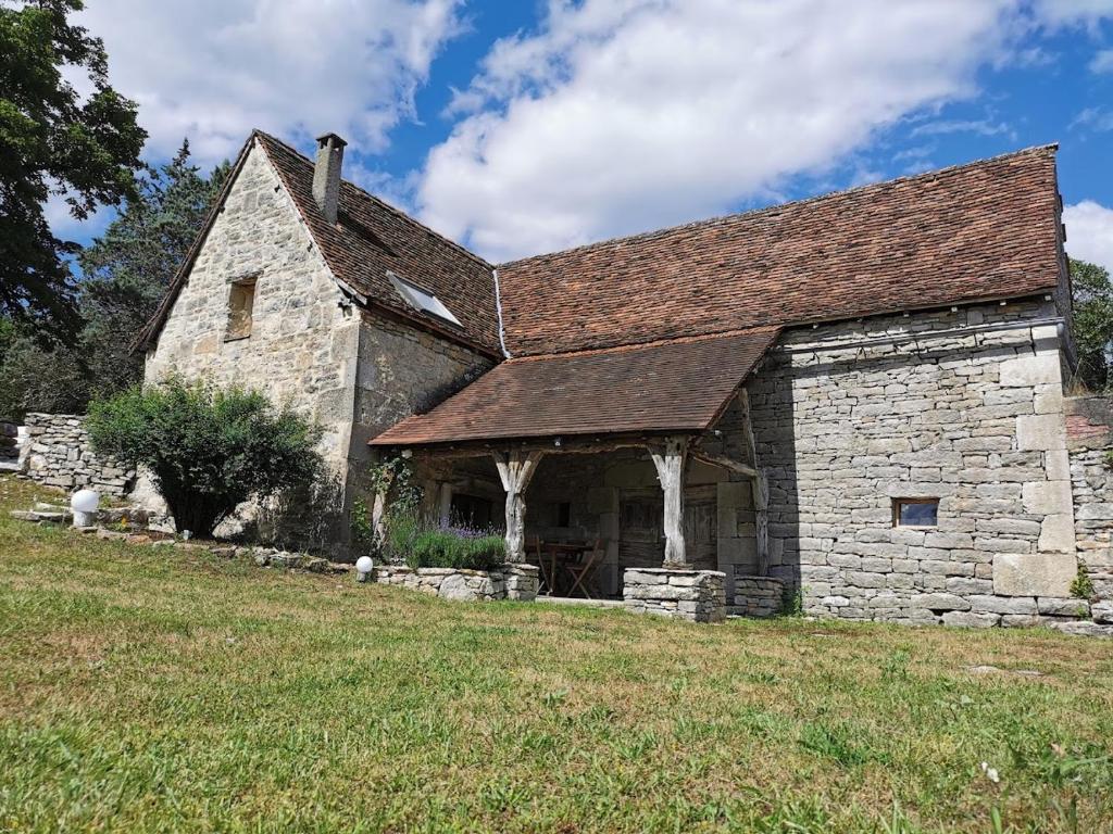 Maison de vacances THE BARN, MAISON, PISCINE PRIVATIVE, CALME, WIFI Las Couailles 46160 Carayac