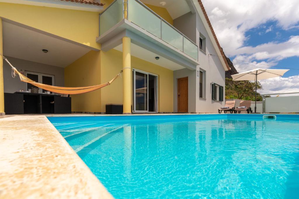 Maison de vacances The Blue Pearl-Villa Paul ESTRADA REGIONAL 223 NUMBER 50 9370-529 Calheta