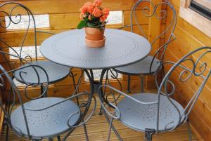 Maison de vacances The Cabin with heated outdoor pool Chalandrey Les Basses Beaulinges 50540 Chalandrey Normandie