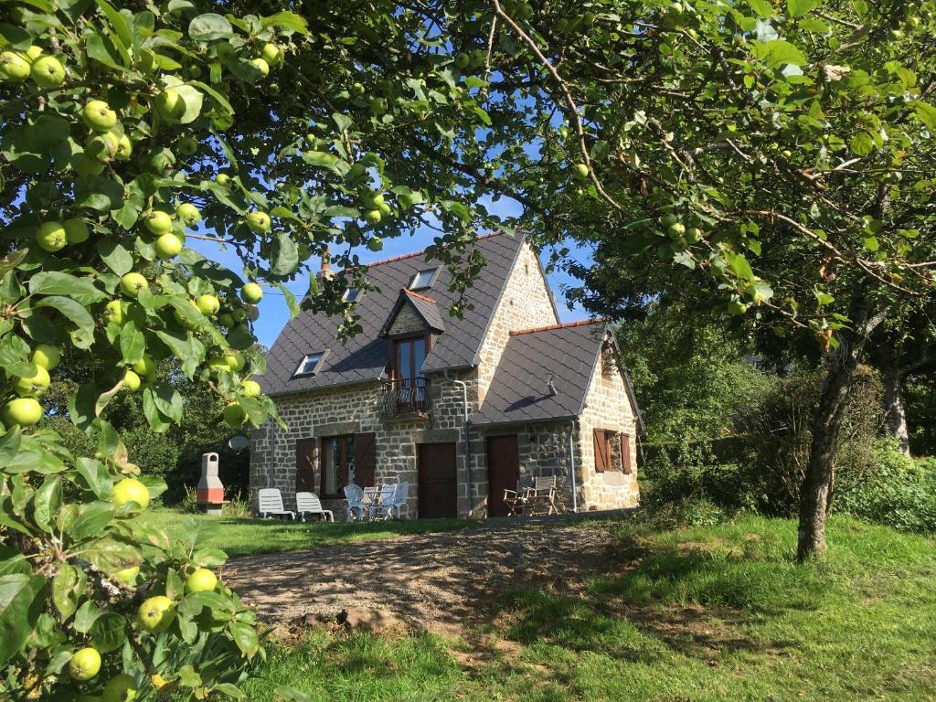 Maison de vacances The Gingerbread House Cottage 4 La Hussaire 50150 Beauficel