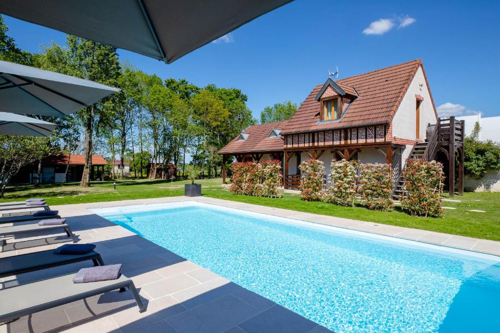 The wood house/La Maison Bois