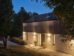 The wood house/La Maison Bois