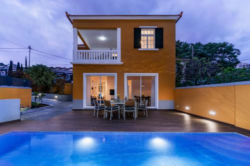The Yellow House by MHM