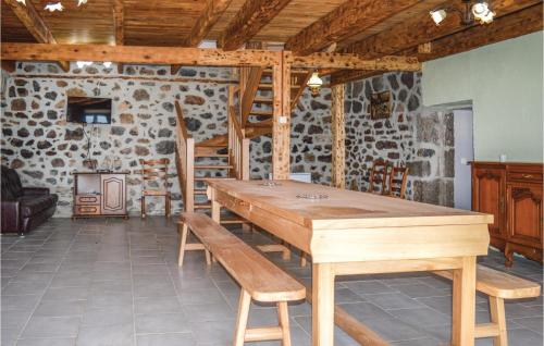 Three-Bedroom Holiday Home in Cheylade