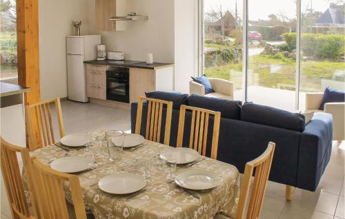 Three-Bedroom Holiday Home in Erdeven