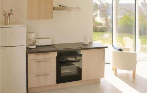 Three-Bedroom Holiday Home in Erdeven