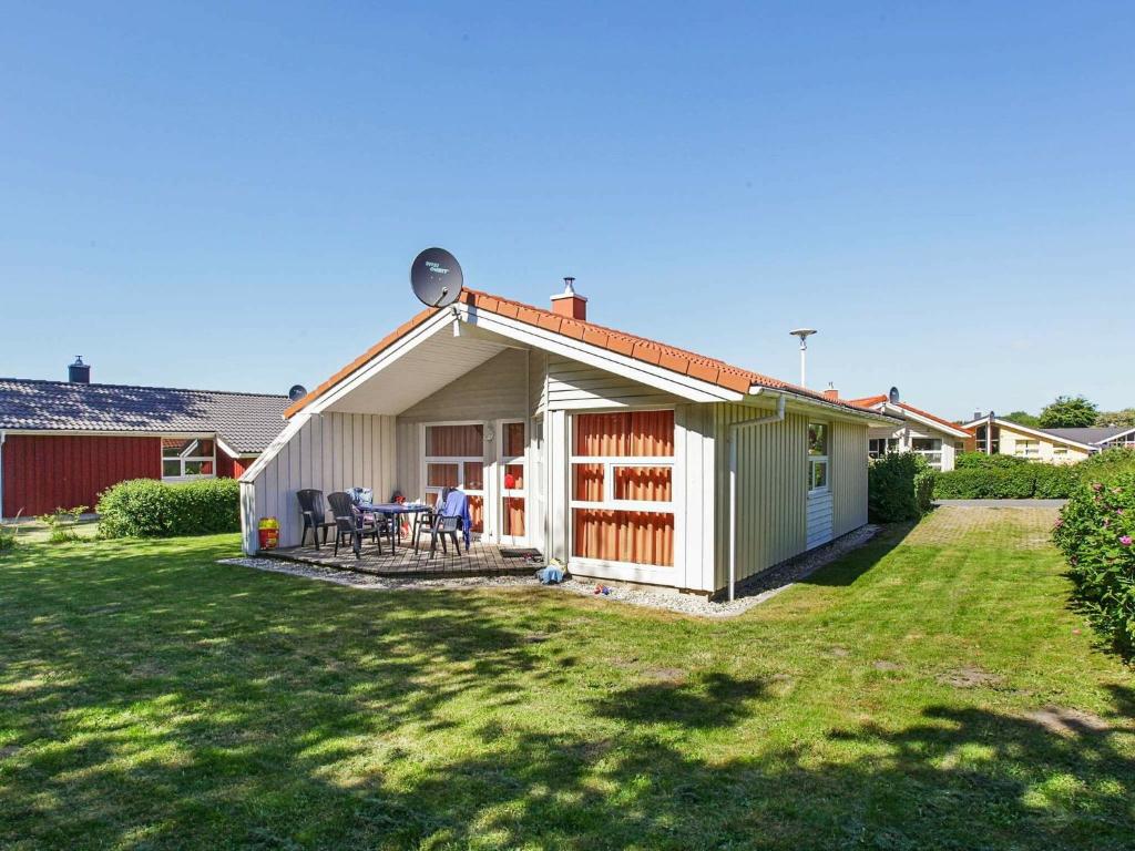 Three-Bedroom Holiday home in Grömitz 11 , 23743 Grömitz