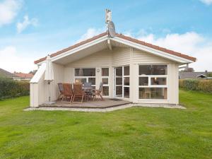 Three-Bedroom Holiday home in Grömitz 11