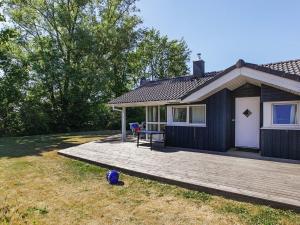 Three-Bedroom Holiday home in Grömitz 2