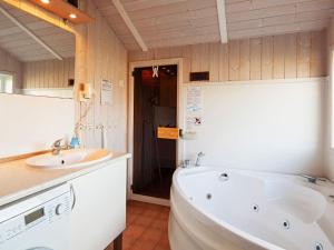 Three-Bedroom Holiday home in Grömitz 4