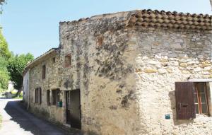 Three-Bedroom Holiday Home in Manas