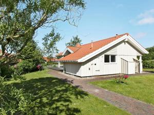 Three-Bedroom Holiday home in Otterndorf 13